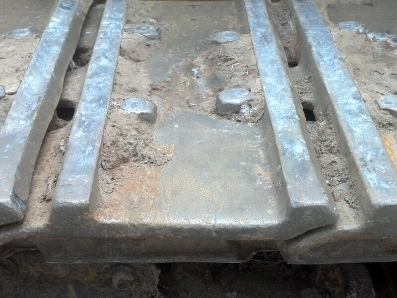 close up of Steel Chains & Pads