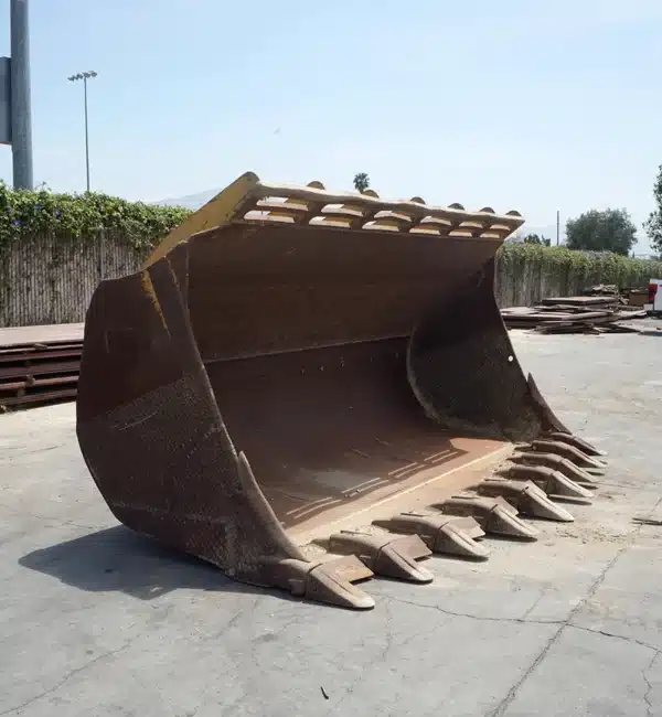 CAT 988 B/F Spade Lip Rock Bucket